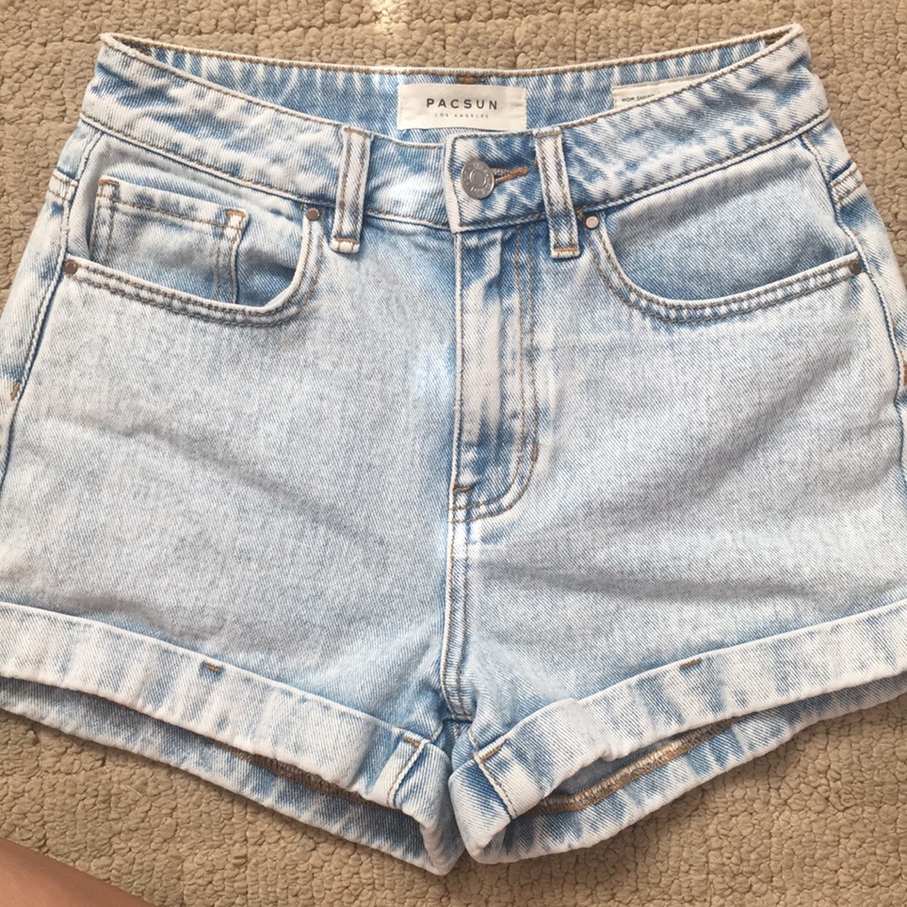 High waisted light wash mom jeans